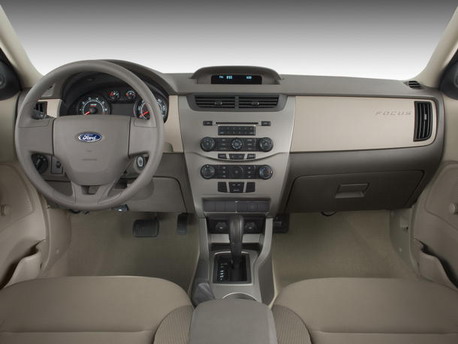 ford_08focussedan_dashboard.jpg